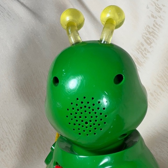 1999 Leapfrog Caterpillar Alphabet-Interactive Letters, Sounds Colors - Picture 9 of 14